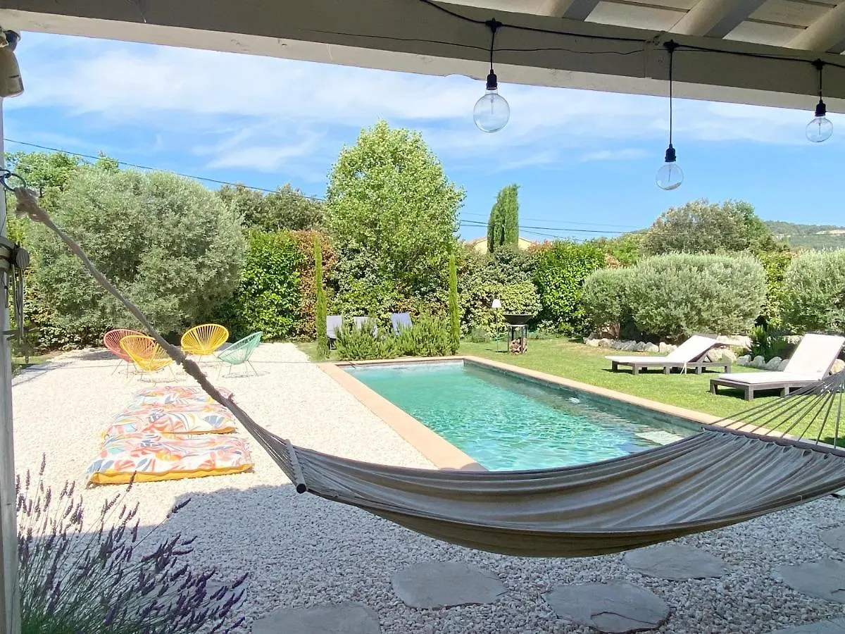 Гостевой дом Villa Luberon Сен-Сатюрнен-д'Апт Франция